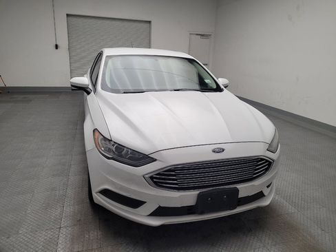 Used 2017 Ford Fusion SE w/ Fusion SE Technology Package image 14