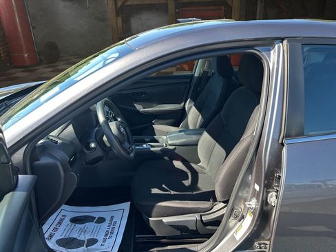 Used 2024 Nissan Sentra S FWD image 19