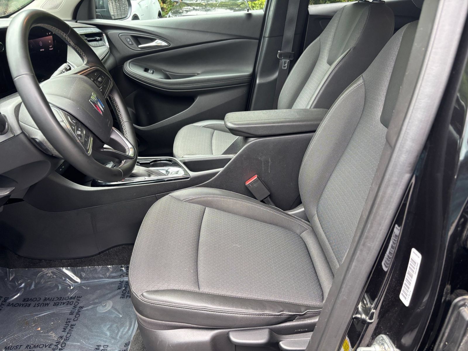 Used 2025 Buick Encore GX Preferred AWD/4WD image 31