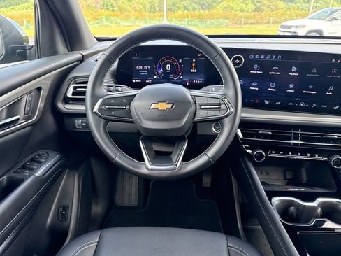 Used 2026 Chevrolet Traverse LT AWD/4WD image 14