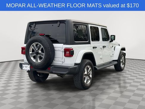 Used 2022 Jeep Wrangler Unlimited Sahara w/ LED Lighting Group AWD/4WD image 8