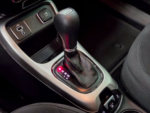 Used 2018 Jeep Compass Sport FWD image 19