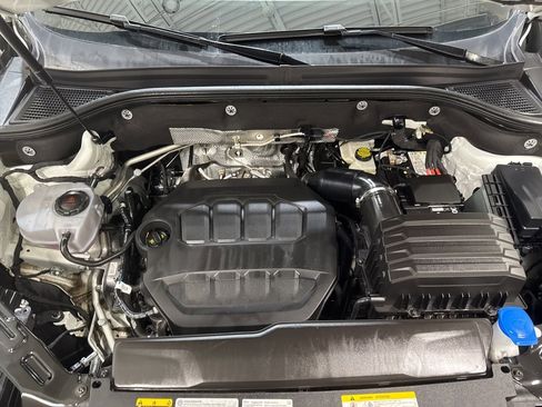 Used 2025 Volkswagen Atlas Cross Sport SE image 9