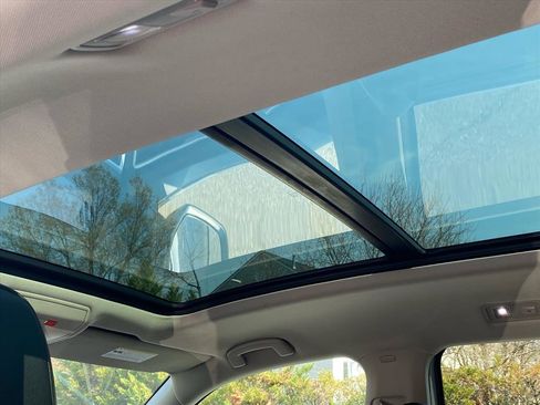 Certified 2021 Volkswagen Atlas SEL Premium image 22