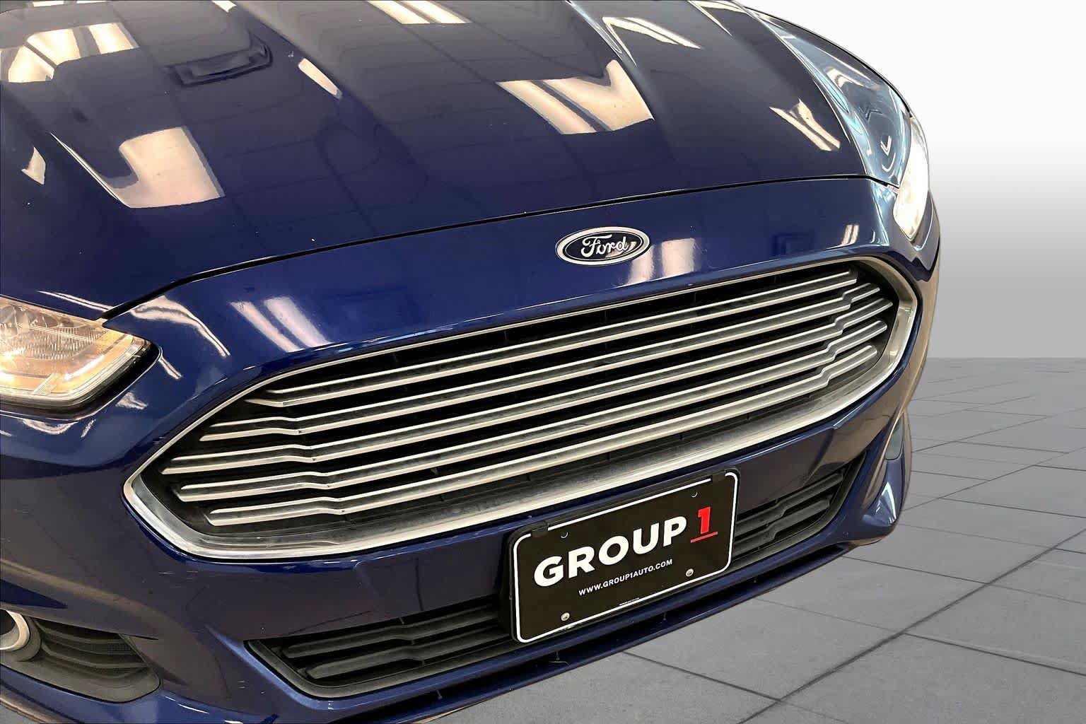 Used 2014 Ford Fusion SE w/ Equipment Group 202A FWD image 27