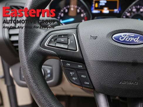 Used 2018 Ford Escape SE w/ SE Sync 3 Package AWD/4WD image 14