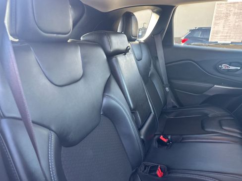 Used 2020 Jeep Cherokee Latitude Plus image 25