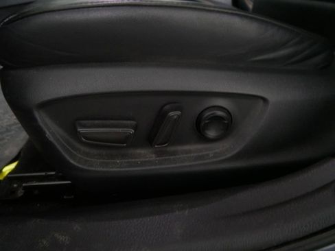 Used 2019 Toyota Avalon XSE w/ All Weather Liner Package FWD image 19