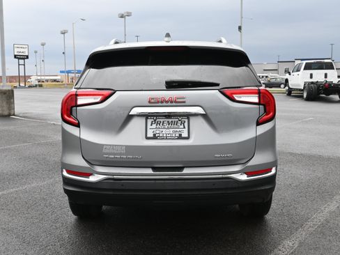Used 2023 GMC Terrain SLT image 7