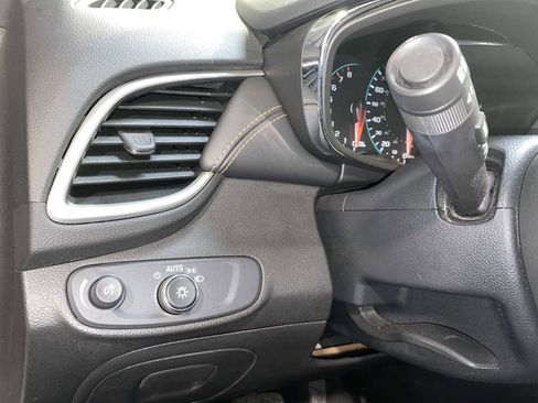 Used 2018 Chevrolet Trax LS AWD/4WD image 24