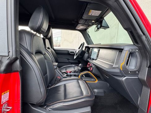 Used 2024 Ford Bronco Badlands image 24