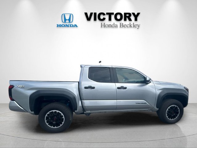 Used 2024 Toyota Tacoma TRD Off-Road AWD/4WD image 6