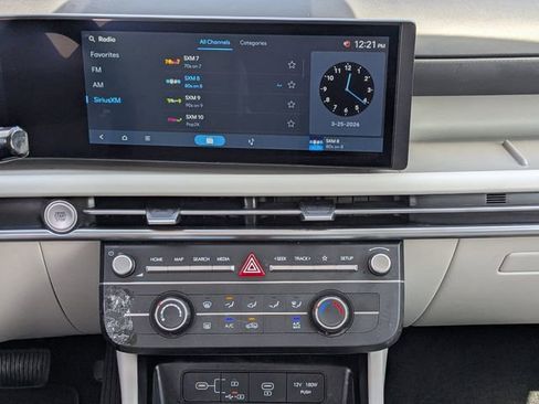 Used 2025 Hyundai Tucson SE image 17