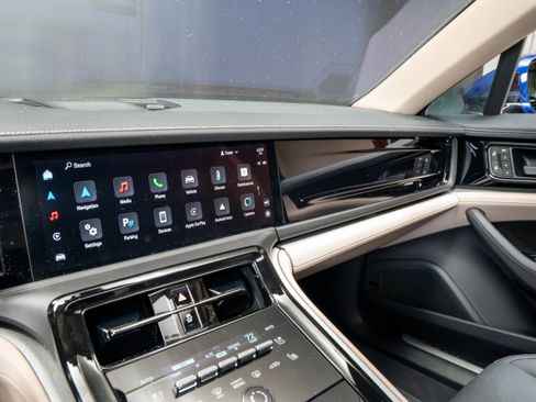 Certified 2024 Porsche Panamera 4 AWD/4WD image 25
