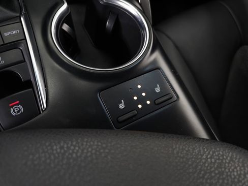 Used 2019 Toyota Camry XSE image 26