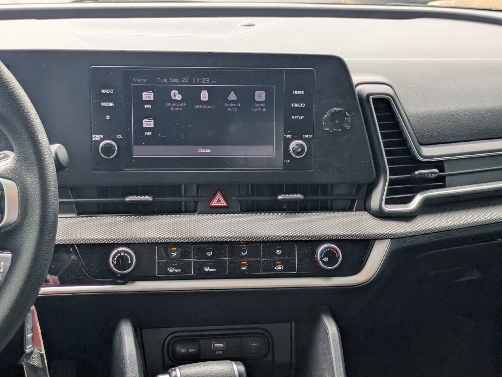 Used 2025 Kia Sportage LX FWD image 18