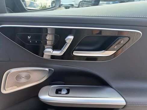 Used 2025 Mercedes-Benz C 300 Sedan image 35