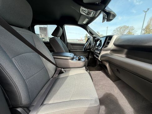 Used 2024 RAM 3500 Tradesman w/ Chrome Appearance Group image 11