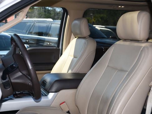 Used 2019 Ford F150 Lariat w/ Equipment Group 502A Luxury image 13