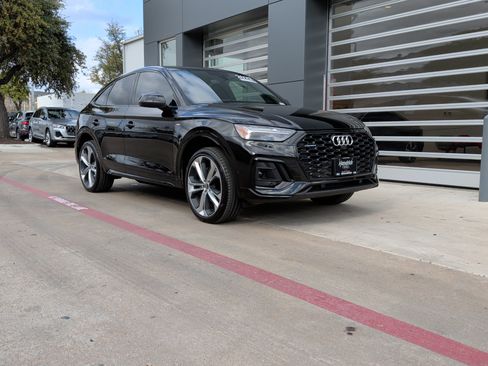 Used 2022 Audi Q5 2.0T Prestige w/ Prestige Package image 2