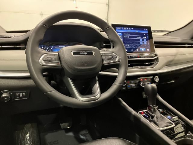 Used 2025 Jeep Compass Limited AWD/4WD image 48