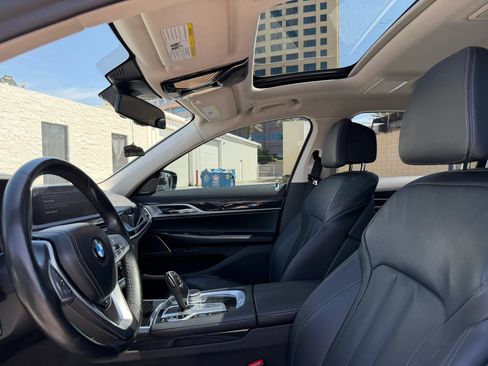 Used 2020 BMW 740i RWD image 11