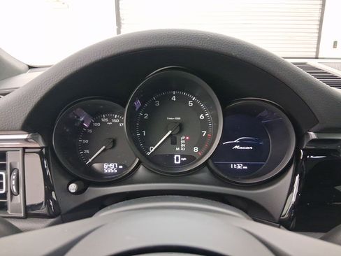 New 2025 Porsche Macan image 20