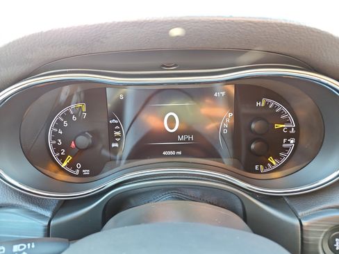 Used 2022 Jeep Grand Cherokee Limited image 24