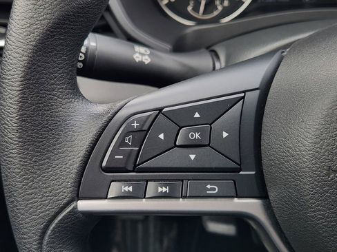 Used 2024 Nissan Altima 2.5 SV FWD image 33