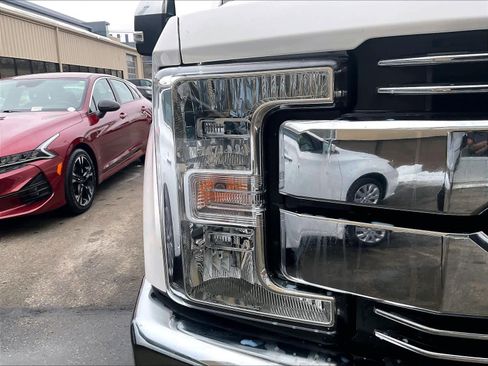 Used 2018 Ford F350 Lariat w/ Lariat Ultimate Package image 33