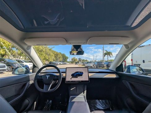 Used 2022 Tesla Model Y Long Range image 20