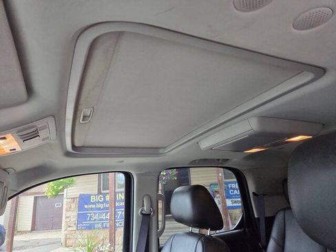 Used 2013 Cadillac Escalade Premium AWD/4WD image 38