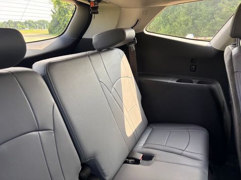 Used 2019 Buick Enclave Essence AWD/4WD image 37