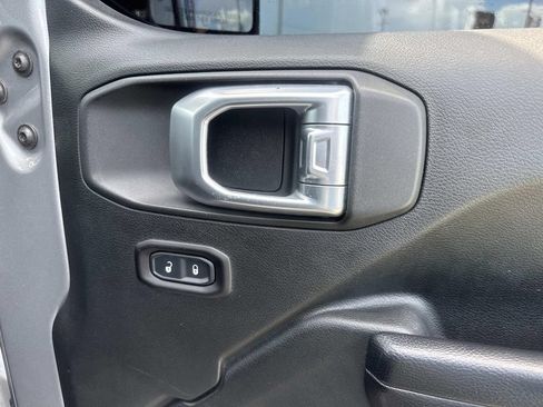 Used 2018 Jeep Wrangler Unlimited Sport S AWD/4WD image 14