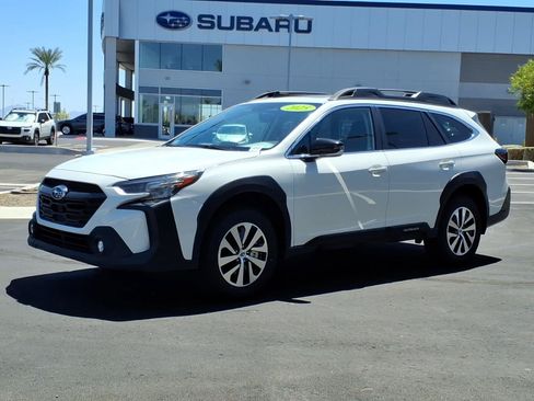 Used 2025 Subaru Outback Premium AWD/4WD image 3