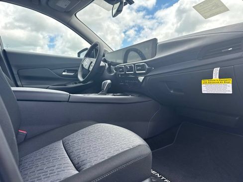 New 2026 Nissan Sentra SV w/ SV Convenience Package FWD image 19