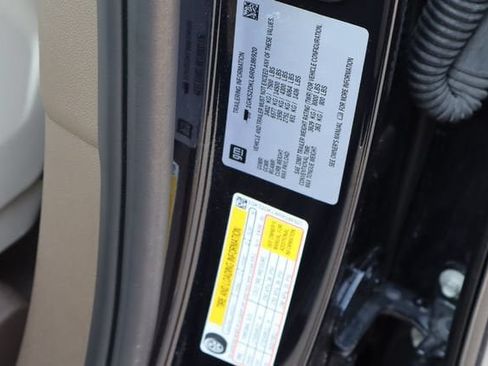 Used 2024 GMC Yukon Denali w/ Advanced Technology Package AWD/4WD image 36