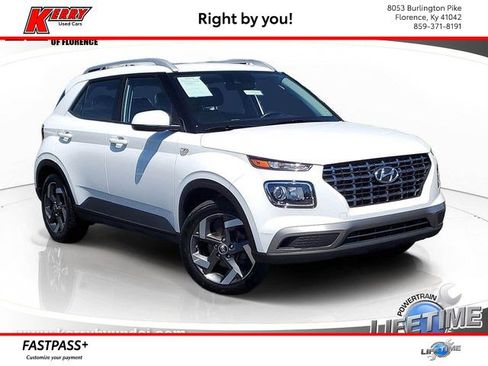 Certified 2022 Hyundai Venue SEL FWD image 1