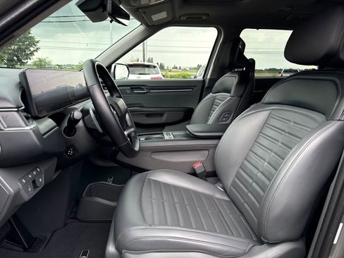 Certified 2024 Kia EV9 Land AWD/4WD image 17