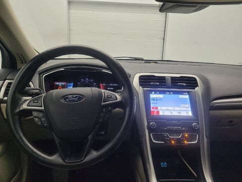 Used 2019 Ford Fusion SE image 22