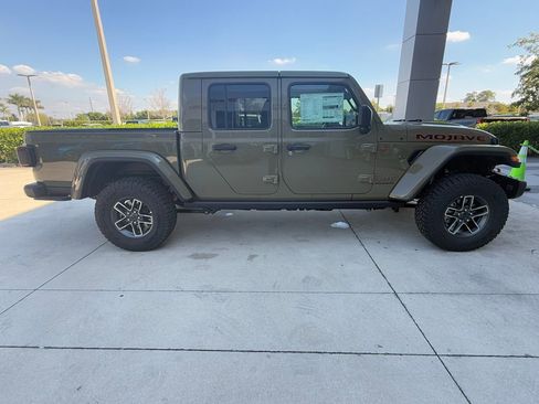 New 2026 Jeep Gladiator Mojave image 3
