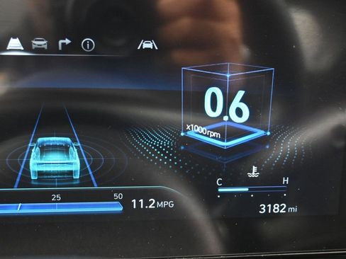 Certified 2025 Hyundai Elantra SEL image 16