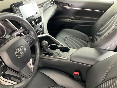 Used 2023 Toyota Camry SE image 12
