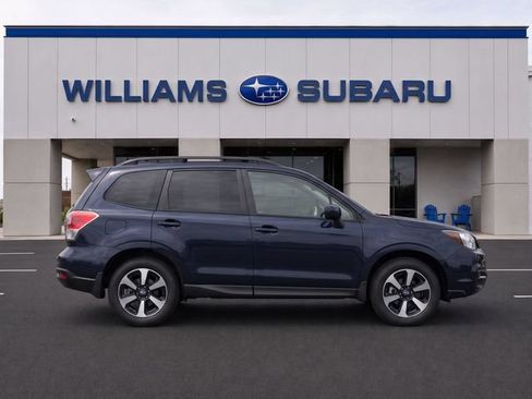 Used 2017 Subaru Forester 2.5i Premium AWD/4WD image 9
