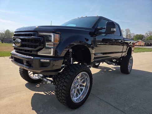 Used 2020 Ford F250 Lariat AWD/4WD image 2