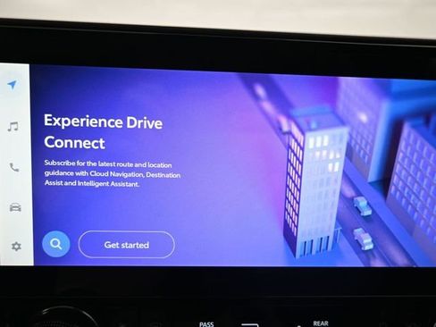 Used 2023 Toyota Highlander Limited image 4