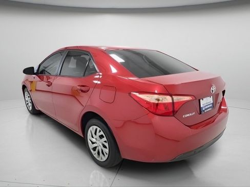Used 2017 Toyota Corolla LE FWD image 5