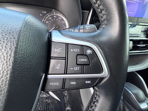 Used 2023 Toyota Highlander LE FWD image 24