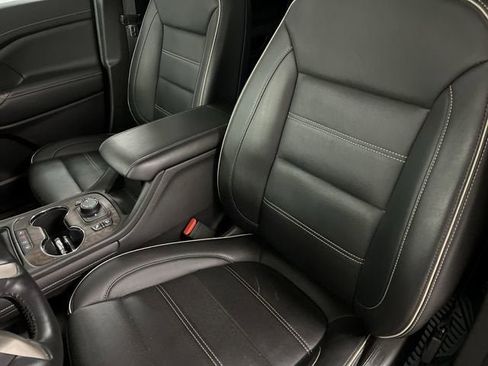 Certified 2021 GMC Acadia Denali w/ Denali Technology Package FWD image 19