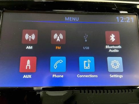 New 2025 Nissan Kicks Play S image 27